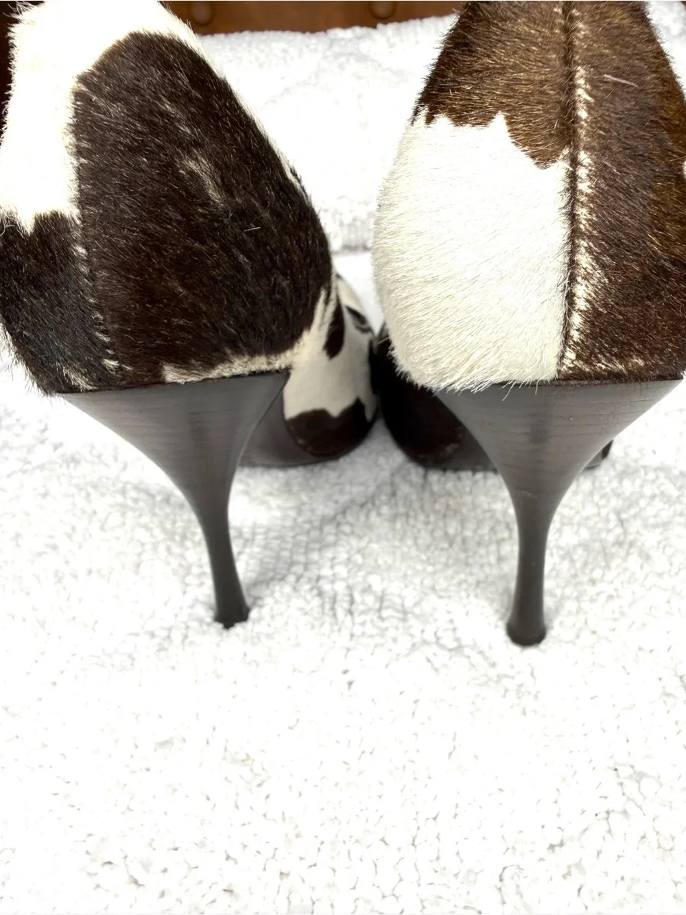 BCBGMAXAZRIA Cow Print Pumps Brown Cream Haircalf Heels 6.5 Made in Italy